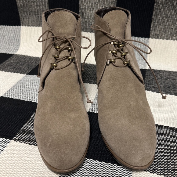Stuart Weitzman like new comfort wedge lace up taupe tan suede leather booties - Picture 2 of 8